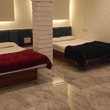 Maharaja Guest House Nashikkar Akalkot Eksteriør billede
