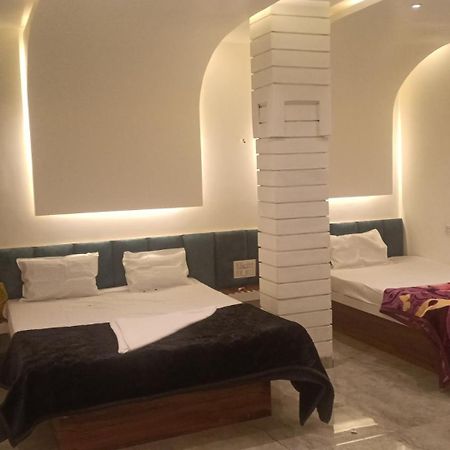 Maharaja Guest House Nashikkar Akalkot Eksteriør billede