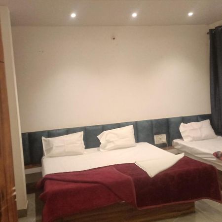 Maharaja Guest House Nashikkar Akalkot Eksteriør billede