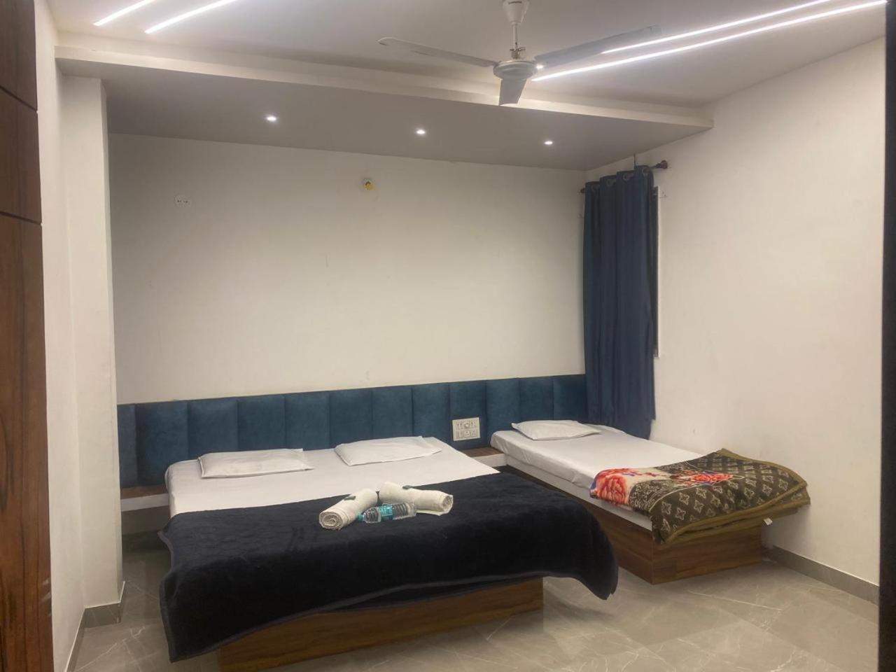 Maharaja Guest House Nashikkar Akalkot Eksteriør billede