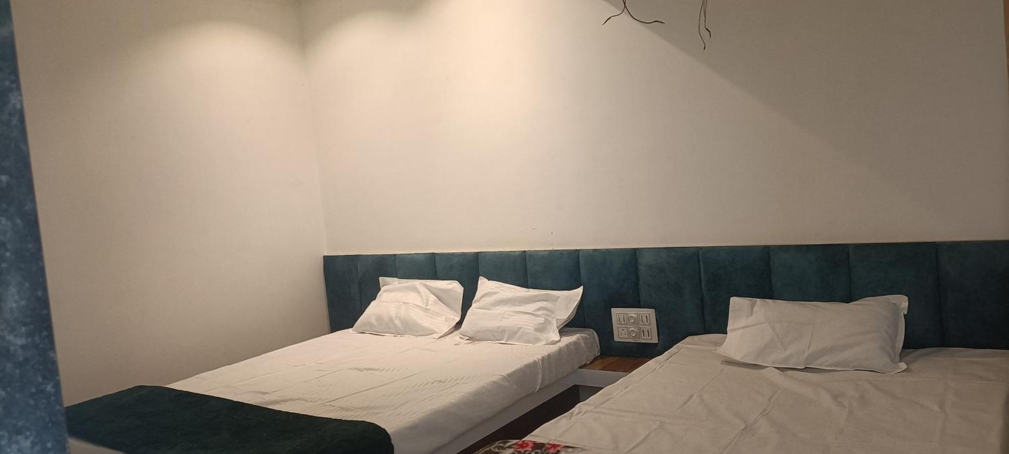 Maharaja Guest House Nashikkar Akalkot Eksteriør billede